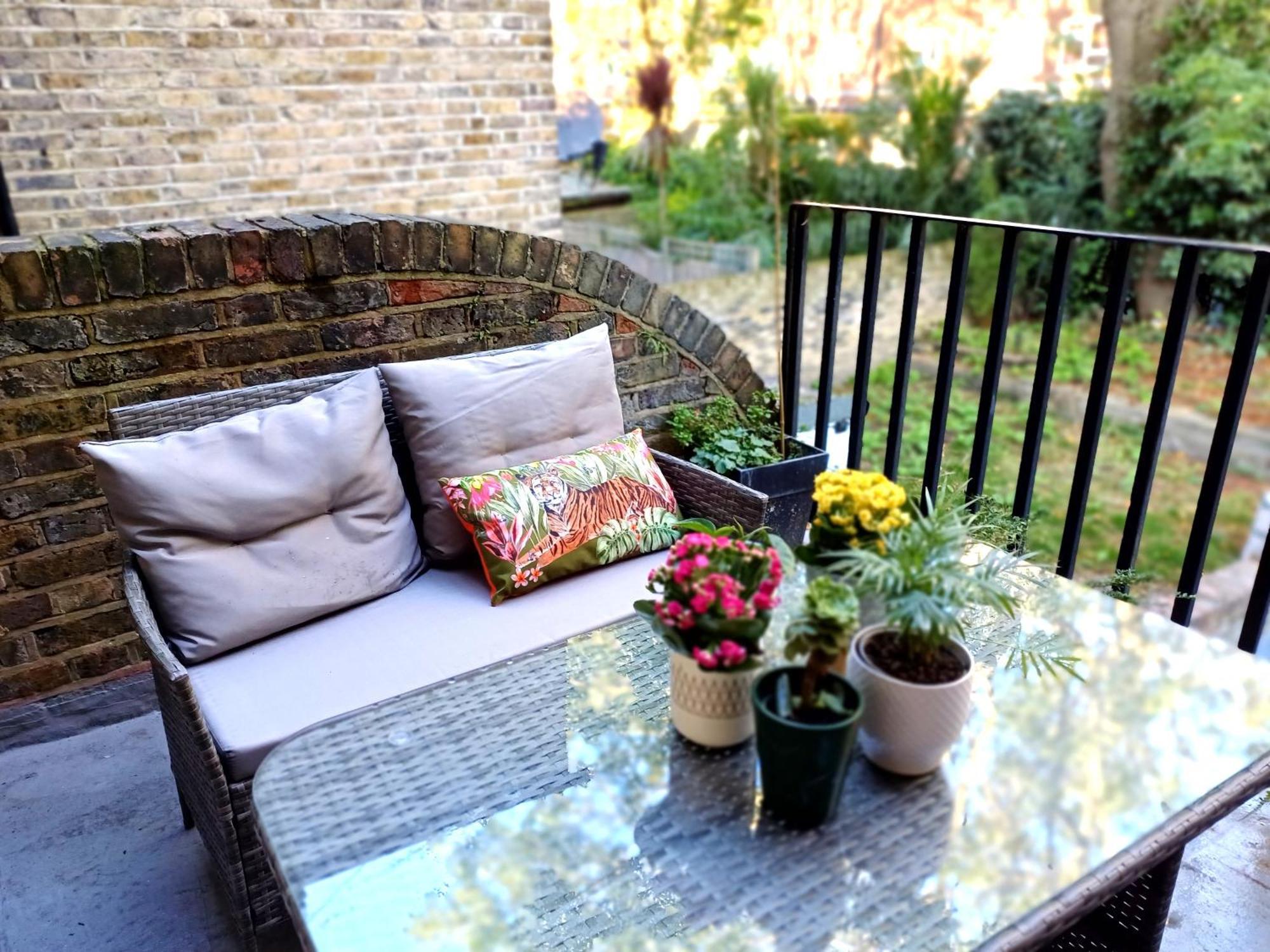 Olympia 2 Bed Terrace London