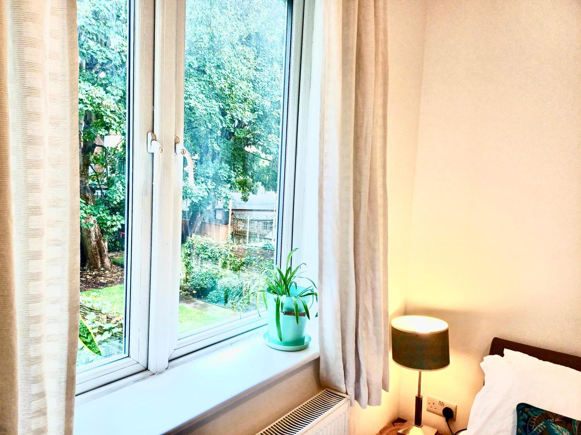 Olympia 2 Bed Terrace Apartment